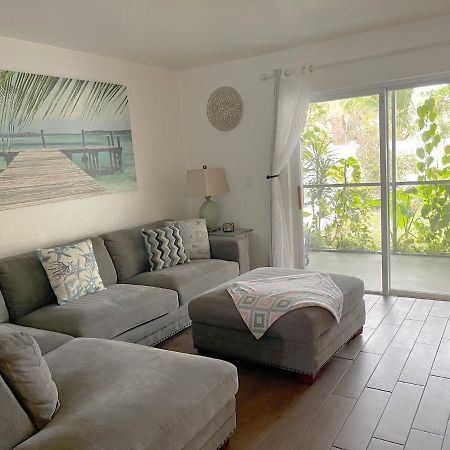 Beautiful Bright & Sparkling 2Bed 1Bath Beach Retreat - Unit 212 Cocoa Beach Luaran gambar