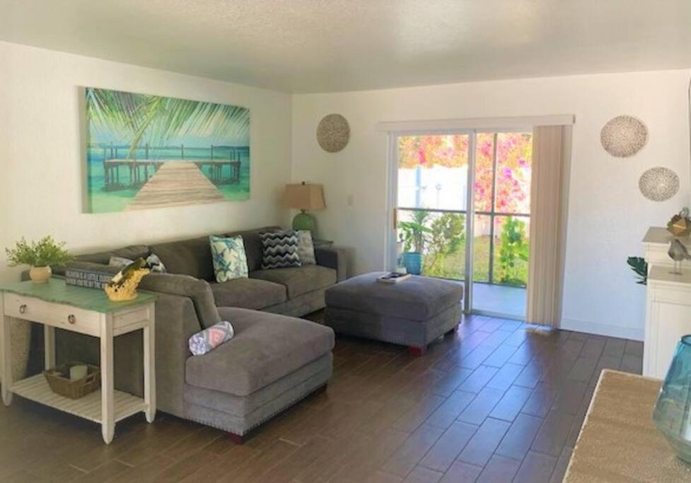 Beautiful Bright & Sparkling 2Bed 1Bath Beach Retreat - Unit 212 Cocoa Beach Luaran gambar