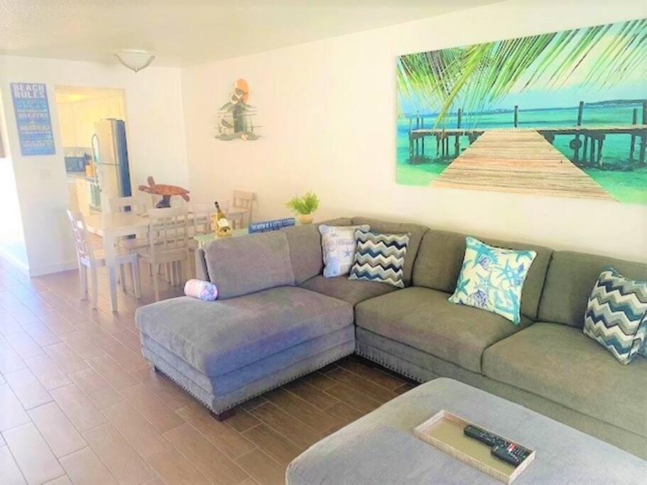 Beautiful Bright & Sparkling 2Bed 1Bath Beach Retreat - Unit 212 Cocoa Beach Luaran gambar